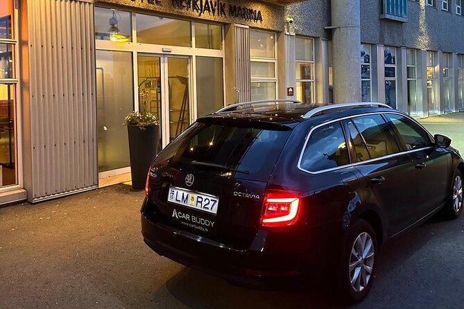 Keflavik Airport: Private Transfer To/From Reykjavik - upto 8 PAX - Real-time flight tracking: the hidden value