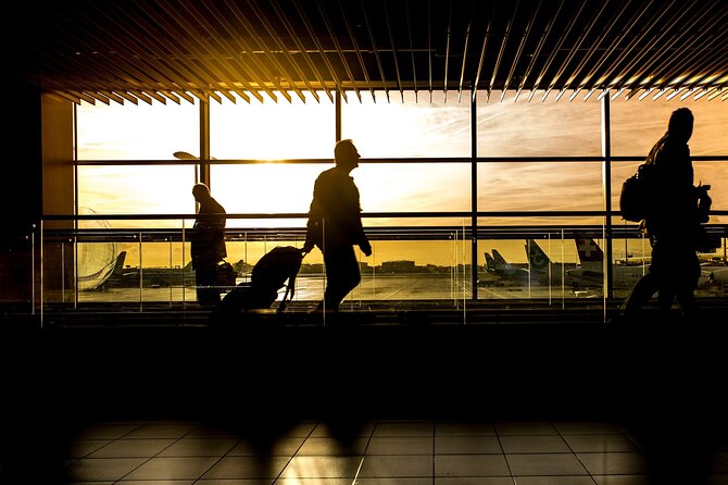 Keflavik Airport: Private Transfer To/From Reykjavik - upto 8 PAX - Return trip from Reykjavik: getting to the airport with time to spare