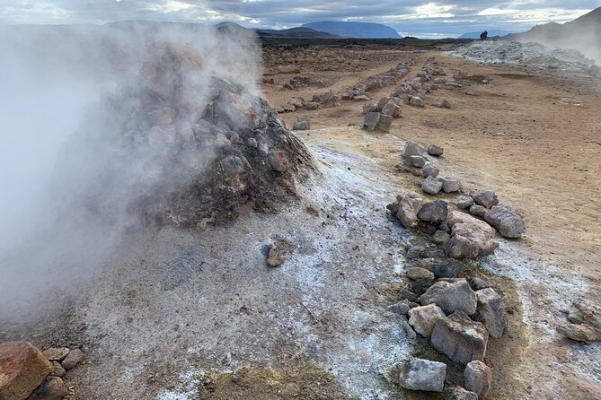 Lake Myvatn Private Day Tour Mývatn, Godafoss Waterfall for Cruise Ships - Godafoss Waterfall stop: why a 15-minute break works