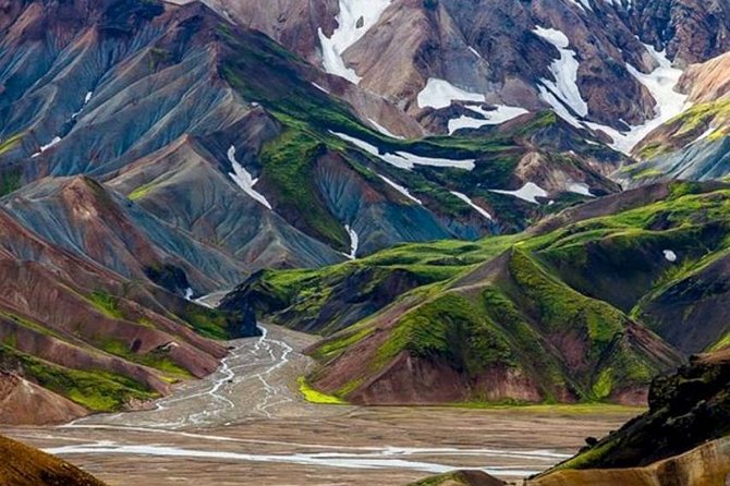 Landmannalaugar 4x4 Tour - Private - The Value of a Spacious, Air-Conditioned 4x4 Ride