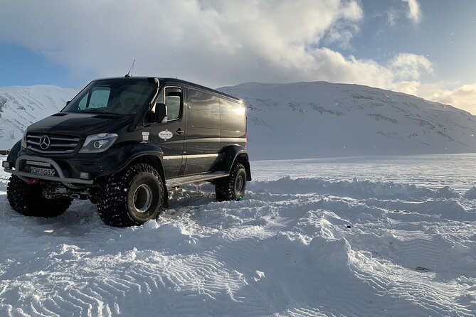 Landmannalaugar and Hekla Volcano / guided private tour - Ljótipollur Crater Lake: The Short Stop That Can Still Feel Huge