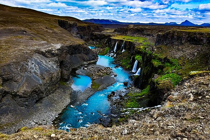 Landmannalaugar, Hekla, Sigoldugljufur 4x4 tour with Hiking - What to pack: layers, footwear, and food timing