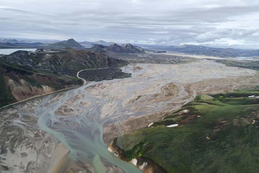 Landmannalaugar Highlands Small Group Super Jeep Tour - The 3-hour guided ride through the Highlands of Iceland