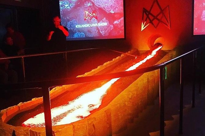 Lava Show Vik Admission Ticket - The Main Event in Vík: What Happens During the Show