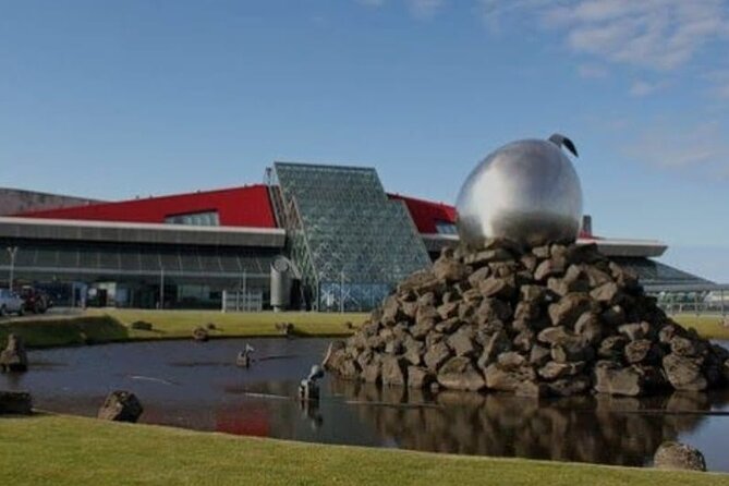 Luxury Private Transfer from Keflavik Airport to Reykjavik - Cancellation and weather: the one planning wrinkle