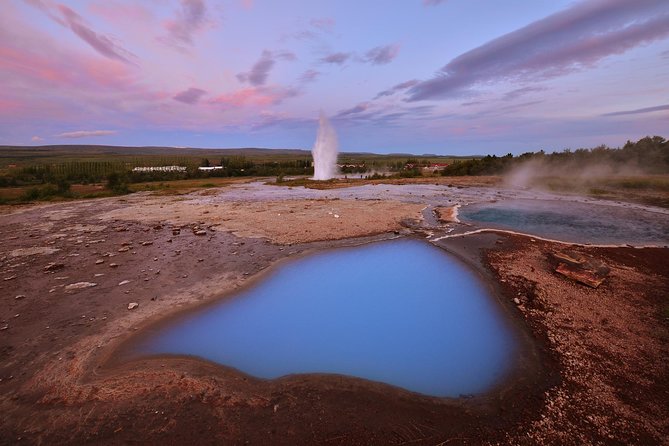 Midnight Sun Golden Circle Small-Group Tour from Reykjavik - Þingvellir National Park: walking between the tectonic plates