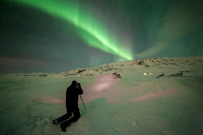 Northern Lights Bus Tour from Reykjavik with Hot Chocolate - Reykjavik Aurora Hunt, Thingvellir Cold-Sky Strategy