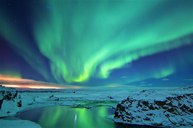 Northern Lights Bus Tour from Reykjavik with Hot Chocolate - Photography Reality Check: The Lights Might Tease First