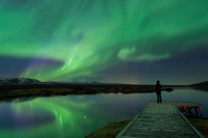 Northern Lights Guided Bus Tour from Reykjavik - Photos, Phones, and Why Your Eyes Might See Less Than Your Camera