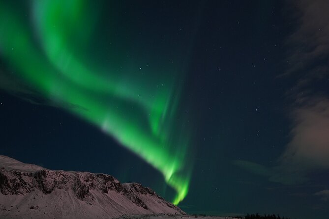 Northern Lights In luxury off-road SUV with Photos and Treats - Why guides, movement, and rural stops improve your odds