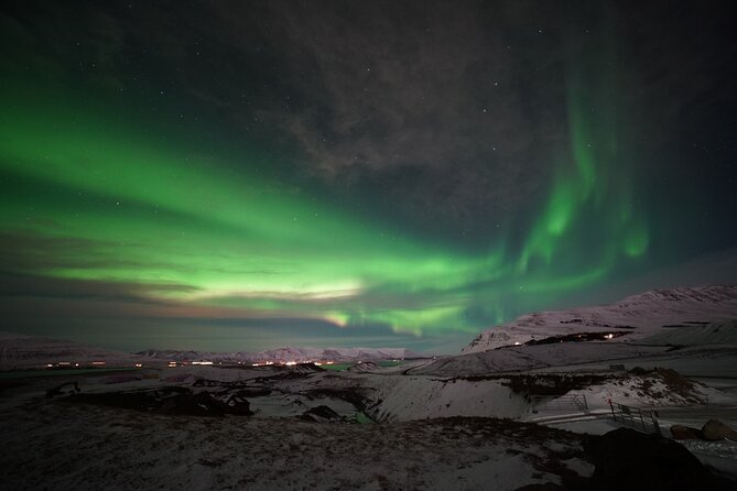 Northern Lights In luxury off-road SUV with Photos and Treats - Complimentary professional photos, so you can actually keep the moment