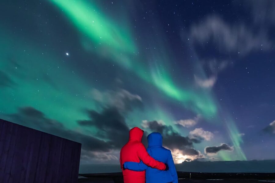 Northern Lights in Mini Bus, Photos, Hot Cocoa and Pastries - Where you’ll wait: hidden spots and dark skies