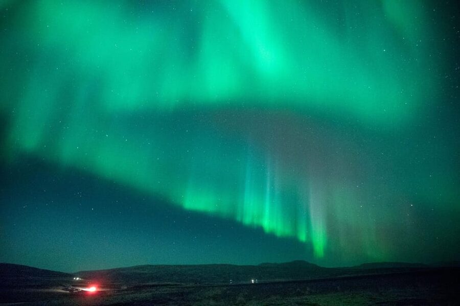 Northern Lights in Mini Bus, Photos, Hot Cocoa and Pastries - Hot cocoa, pastries, and blankets: comfort that helps you watch longer