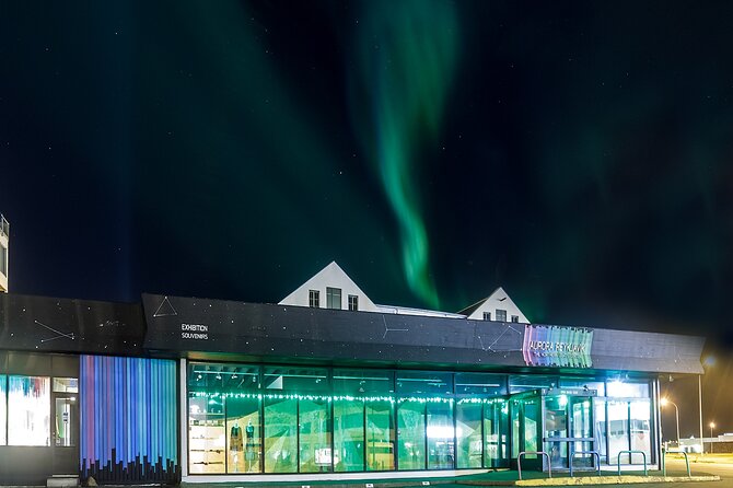 Northern Lights Small Group Tour from Reykjavik with Free Photos - Who this tour suits best, and who might feel crowded