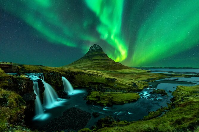 Northern Lights Small Group Tour from Reykjavik - The 9:00 pm Start: What the First Hour Feels Like