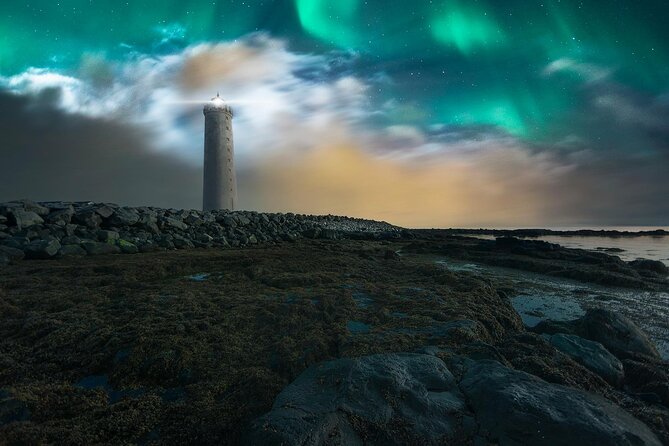 Northern Lights Small-Group Tour with Free Photos & Hot Chocolate - How the guide chases clear skies once you leave the city