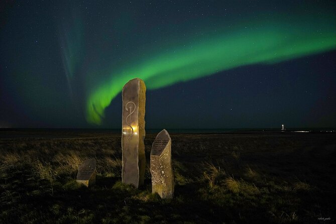 Northern Lights Small-Group Tour with Hot Chocolate & Photos - Chasing the Lights on the Move: Forecast Updates, Local Tips, and Photo Stops