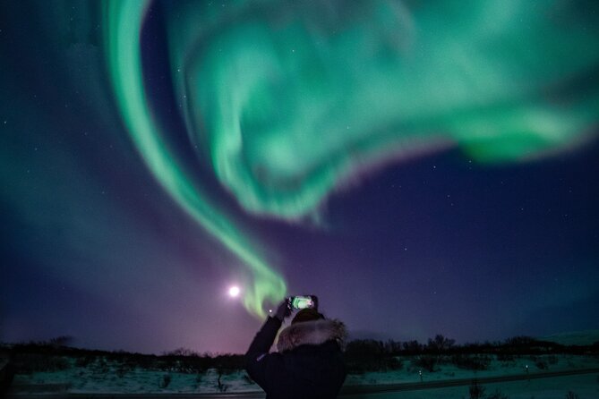 Northern Lights Small-Group Tour with Hot Chocolate & Photos - Professional Photos When Conditions Allow, and How to Think About Faint Nights