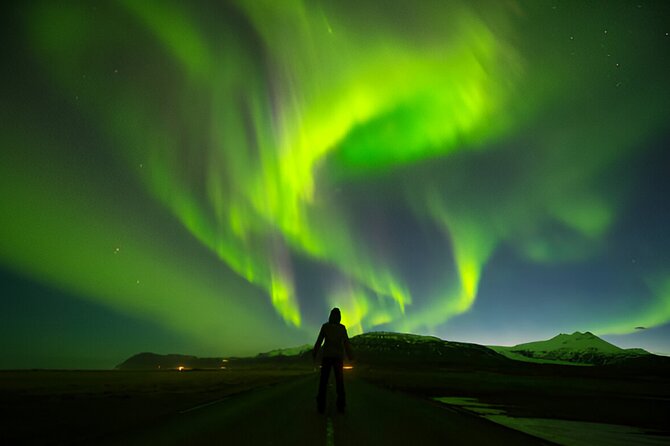 Northern Lights Tour: Cozy Night Adventure with Hot Chocolate - Guides Make the Difference: Nebo, Tomas, and Thomas Energy