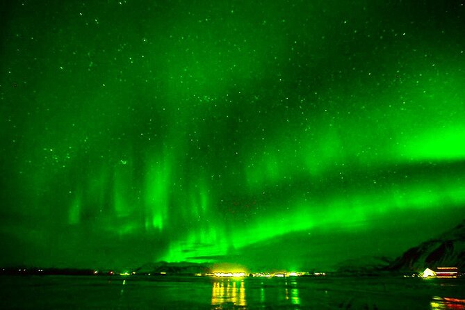 Northern Lights Yacht Cruise in Reykjavik - Onboard Wi-Fi: using the cruise time to share your photos live