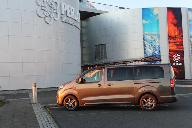 One-Way Private Transfer from Blue Lagoon to Reykjavik - Your private ride, luggage included, and how to avoid extra fees