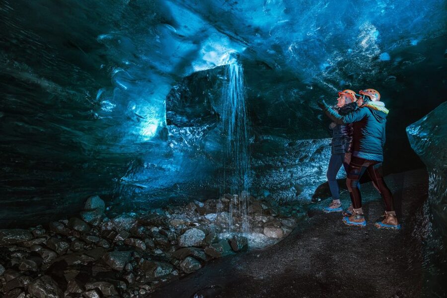 Premium Blue Ice Cave Tour - hot soup & hot drink incl. - Frost Restaurant Start: Warm Food and a Smart Way to Time Your Day