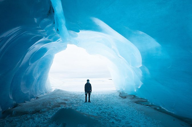 Private 2-Day Northern Lights, Glacier Lagoon, and Ice Caves - Fellsfjara Diamond Beach and Eldhraun lava field: two ways to see Iceland’s extremes