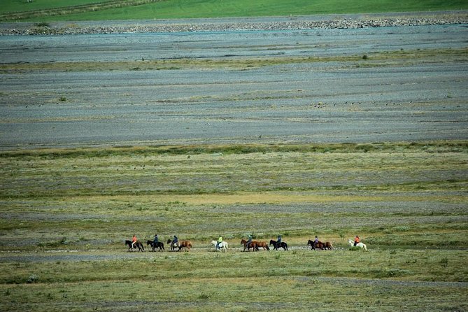 Private 3-Hour Horseback Riding Tour - Staying Warm and Comfortable With Gear Rental and Hot Drink