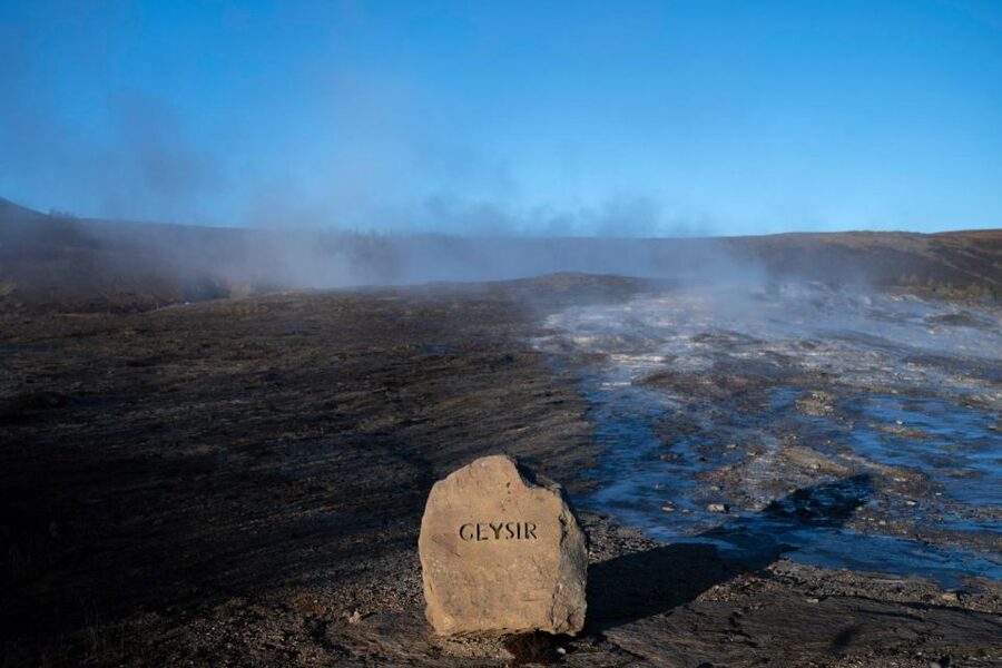 Private 6h tour: Golden Circle Essentials - Gullfoss: the Golden Waterfall and the legend your guide explains