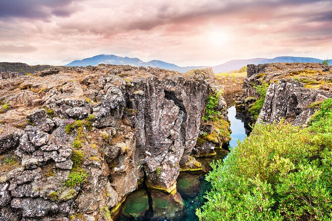 Private Golden Circle & Blue Lagoon tour - Geysir and Gullfoss: The Big Geothermal Show and the Water Power