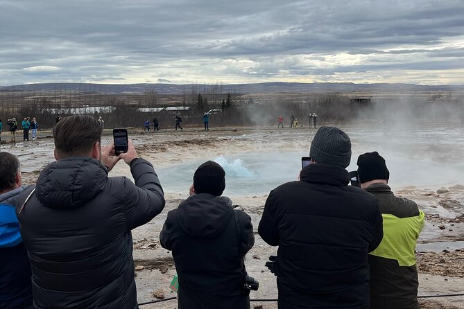 Private Guided Tour Golden Circle & Friðheimar Greenhouse Iceland - Private Golden Circle with your driver-guide, not a bus