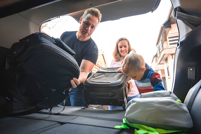 Private Hotel Transfer: Reykjavik to Keflavik Airport: upto 8 PAX - What You Actually Get in the Car: Clean, Comfortable, Connected