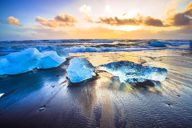 Private Jeep Tour - Glacier Lagoon and Diamond Beach - Glacier Lagoon icebergs, Fellsfjara Diamond Beach, and Reynisfjara black sand drama