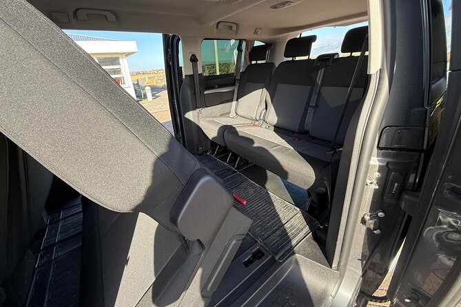 Private Keflavik Airport Transfer to/from Reykjavik - Who this private transfer fits best