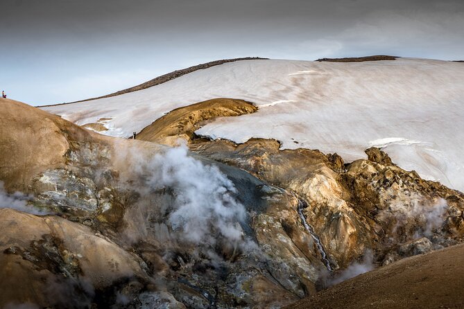 Private Kerlingarfjoll Highlands Adventure - Geysir: the only active Icelandic Geysir and the 5 to 6 minute eruption rhythm