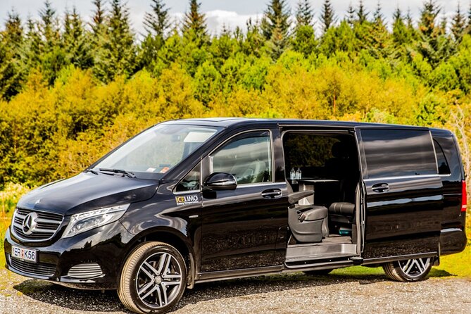 Private Luxury Airport transport Keflavik in Sedan - Inside the luxury sedan: comfort extras that actually help