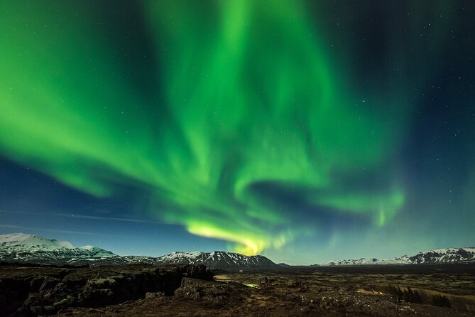 Private Northern Lights by Super Truck 4x4 - A 4-hour Northern Lights sprint in a raised Super Truck 4x4