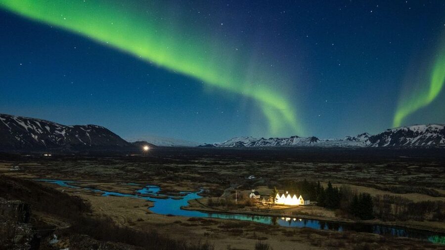 Private Northern Lights Tour - Hot chocolate and pastries: the comfort that changes the night