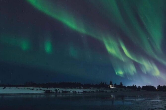 Private Northern Lights Tour with Hot Chocolate in Iceland - Key things that make this aurora hunt work