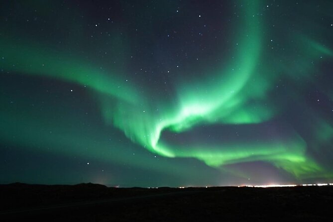 Private Northern Lights Tour with Hot Chocolate in Iceland - The private advantage: calm, comfort, and fewer distractions