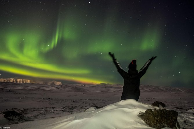 Private Northern lights with photographs - The “hunt” part: prime viewing stops and real expectations
