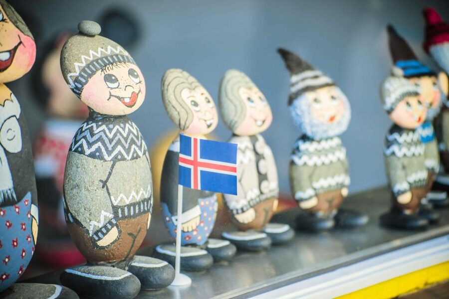 Private Reykjavik Shopping & Sightseeing Walking Tour - Icelandic sweets and your drink pit stop