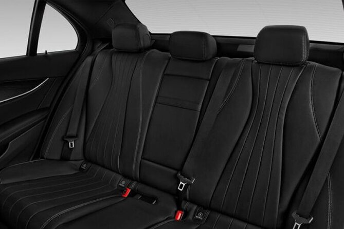 Private Sedan Transfer Reykjavik airport KEF to Reykjavik City - Private sedan comfort: what you get in the Skoda Octavia