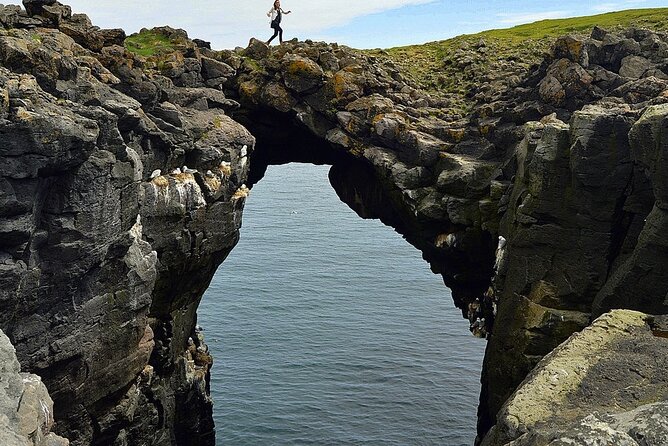 Private Snæfellsnes Peninsula day tour with 6+ Attractions - Stop 5: Lóndrangar basalt cliffs, seabird views and ocean pressure