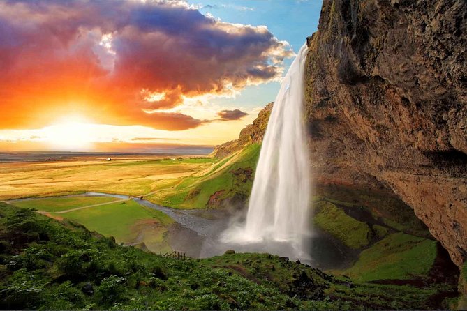 Private South Shore Waterfall Adventure - Seljalandsfoss: the waterfall you can walk behind (included ticket)