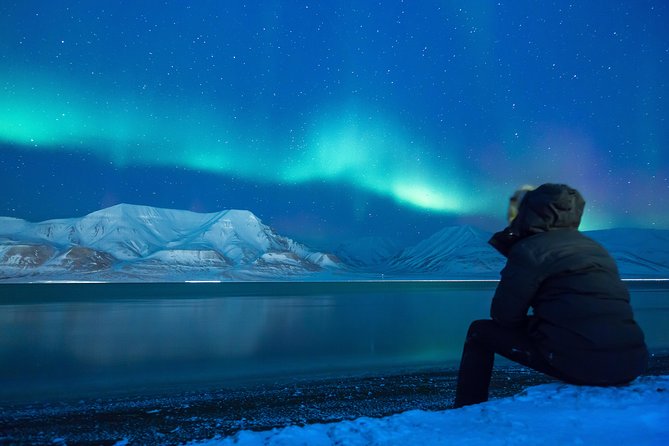 Private Super Jeep Northern lights hunt from Reykjavik - Photo support and the online share