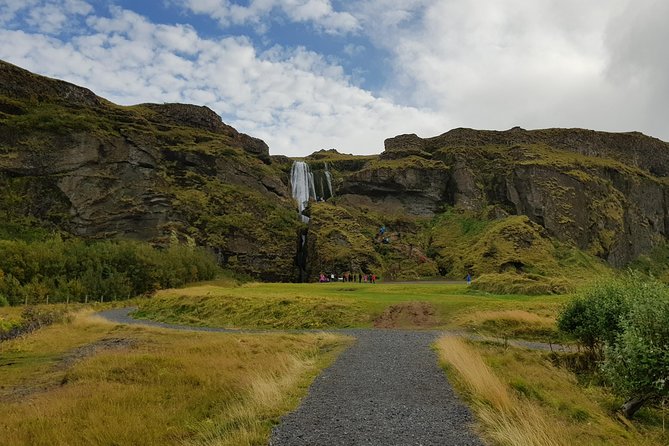 Private Superjeep Full-Day South Coast and Eyjafjallajokull Volcano Sights - Black sand beaches and bird cliffs near Vík: why the coast feels alive