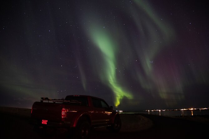 Private tour / Aurora Hunt - Northern Lights Super Jeep Tour - How your guide finds the best cloud breaks (even when the forecast is shaky)