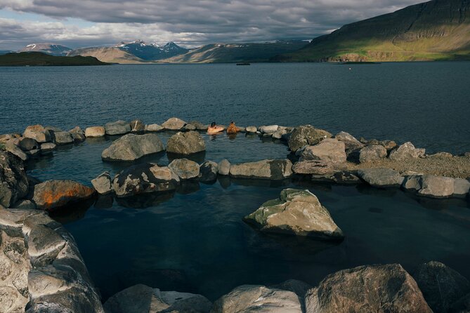 Private Tour to Golden Circle and Hvammsvík Hot Spring - Geysir area: catching Strokkur and understanding why it works