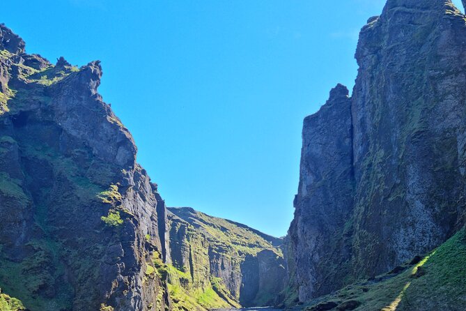 Private Tour to þórsmörk glaciers and waterfalls - Stop 1 at gígjökull: Eyjafjallajökull Country and 2010 Change